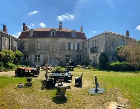 Panzió Eco Logis De Chantegrolle 4*
