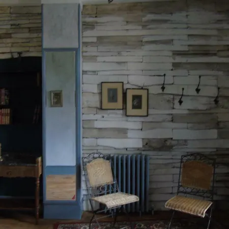 Eco Logis De Chantegrolle Bed & Breakfast *