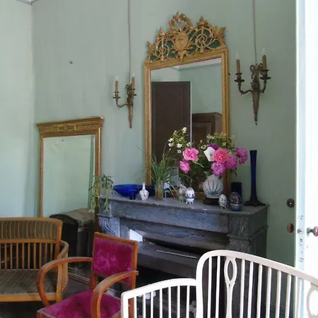 ベッド・アンド・ブレックファスト Eco Logis De Chantegrolle Champagne-Mouton